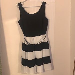 Black/White Sleeveless Striped Dress